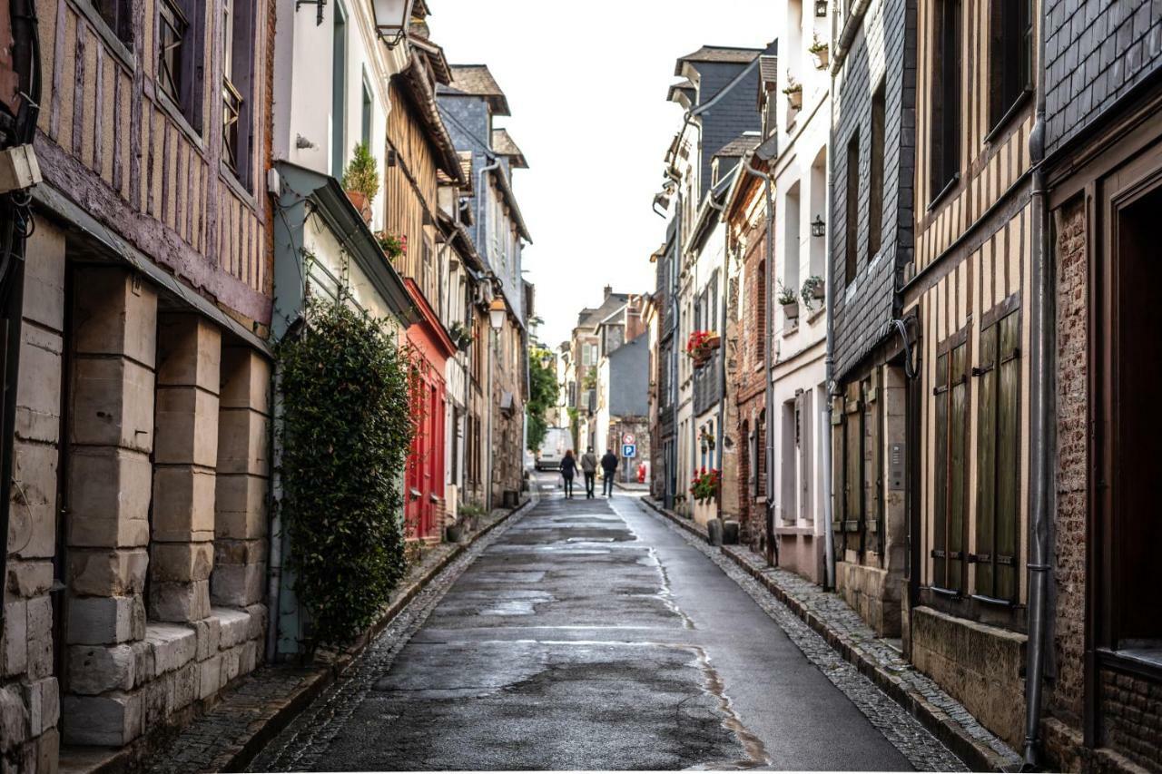Au Coeur De La Ville Honfleur Bagian luar foto